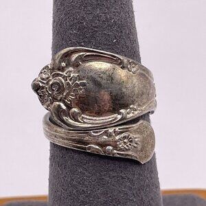 WMA ROGERS ONEIDA UTENSIL RING HANDCRAFTED FLORAL SILVER PLATED SIZE 5.75 VTG